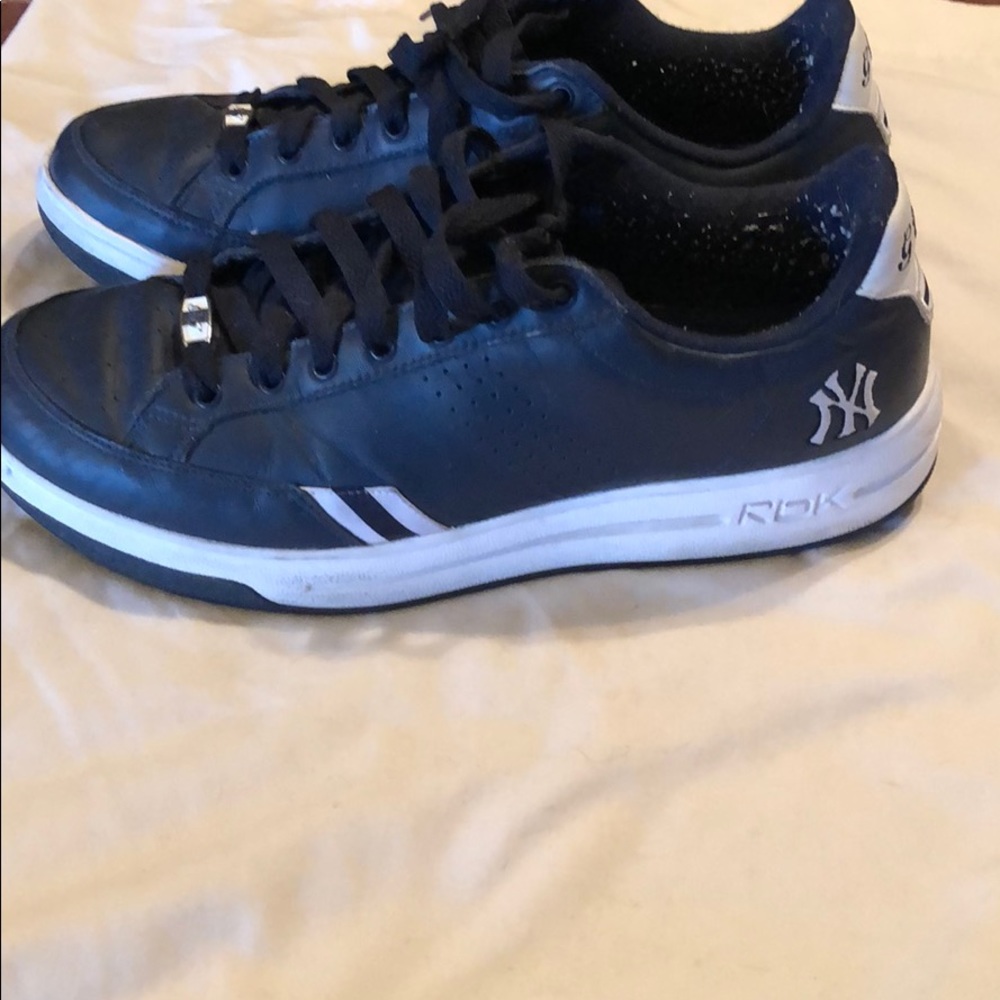 Men’s New York Yankee 1996 collection Size 12